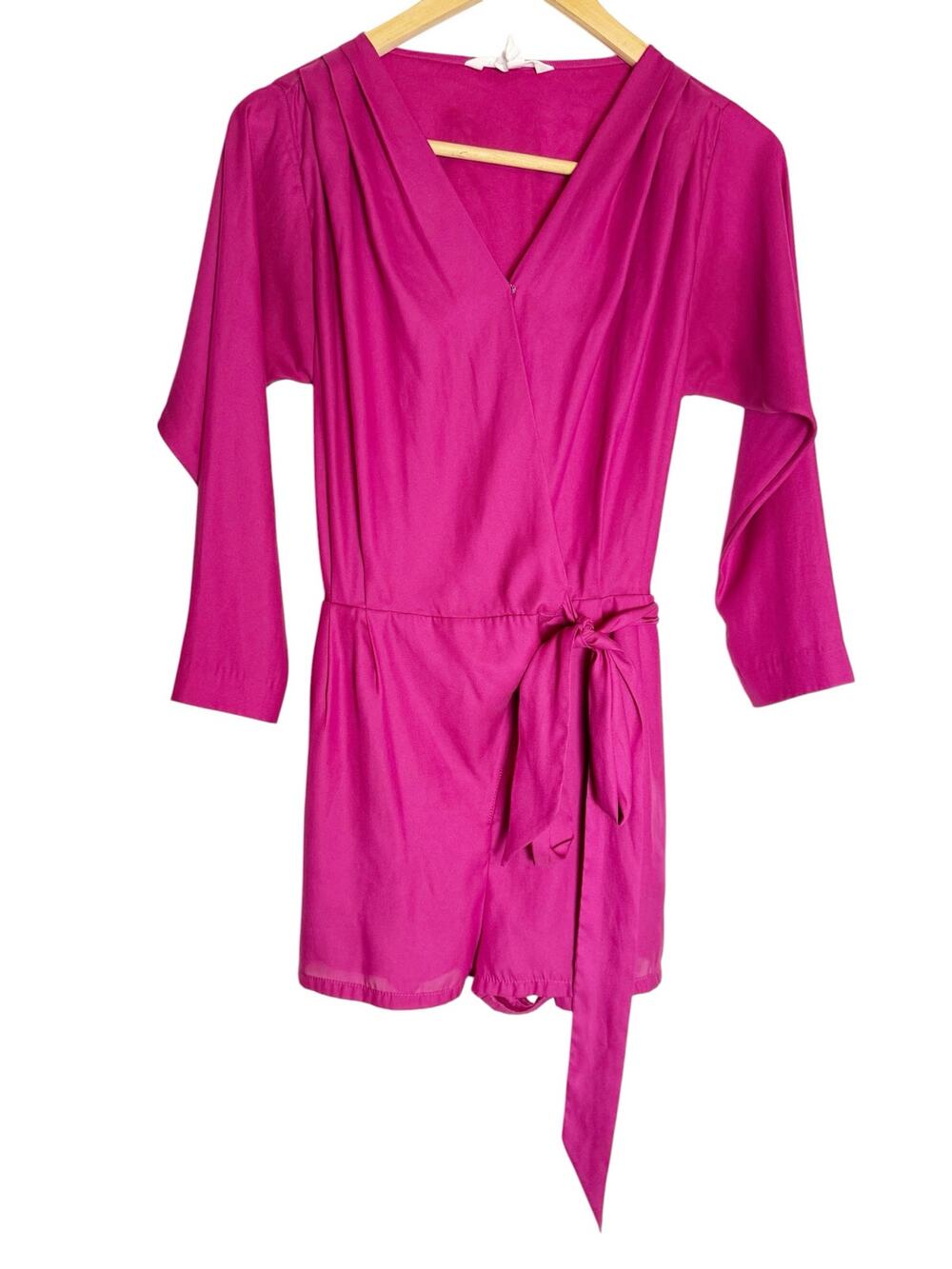 BCBGeneration Fuschia Pink Long Sleeve V-Neck Wrap Belted Tie Waist Romper 2